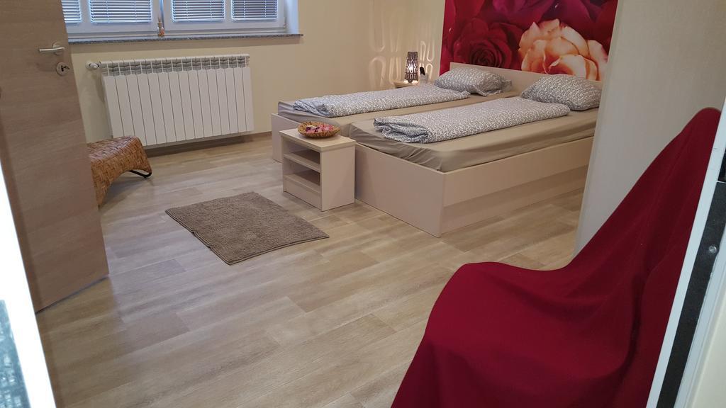 Rosa Bed And Breakfast Podgorje  Exteriör bild